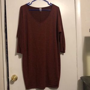 Burgundy quarter sleeve dress